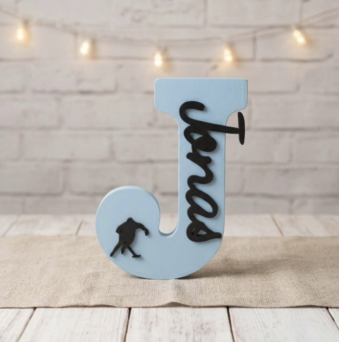 Lettre décorative personnalisée en bois