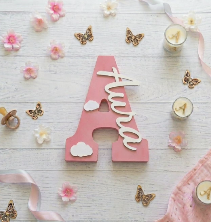 Lettre décorative personnalisée en bois