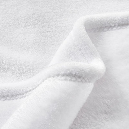Couverture Blanche Brodée – Douceur Infinie & Personnalisation Sur-Mesure